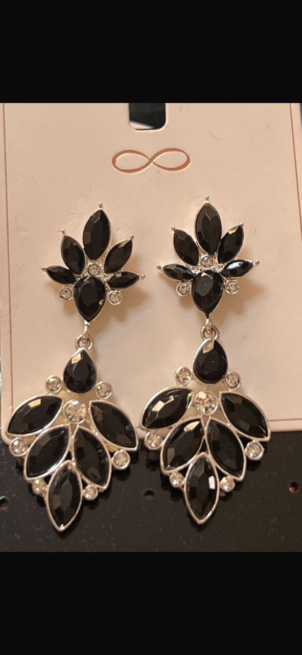 گوشواره ميخي تماما سنگ